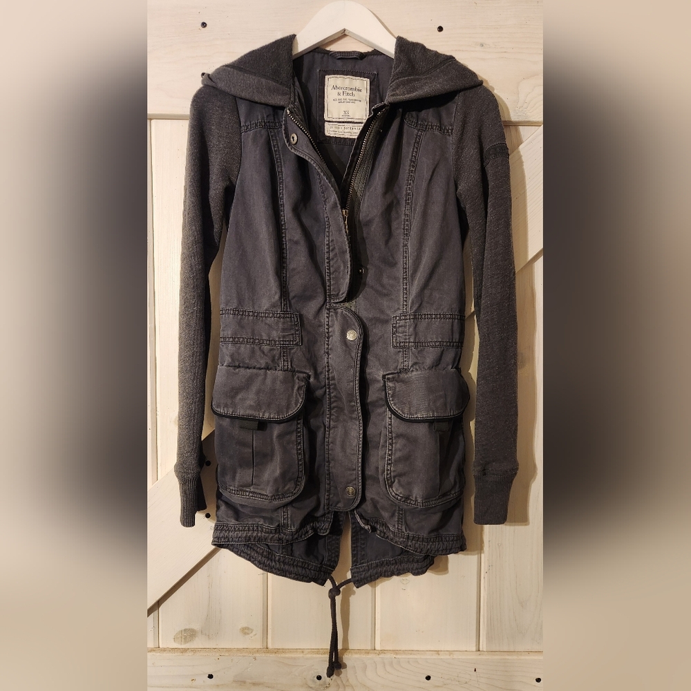 Y2K Abercrombie & Fitch Utility Fish Tail Jacket. Size XS. Dark Gray. Hooded.